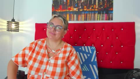 Carolina online show from October 23, 4:39 pm