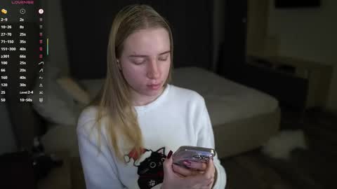 Snapshot of sweet__michelle chatting on November 25, 5:35 pm Michelle online show from November 25, 5:35 pm