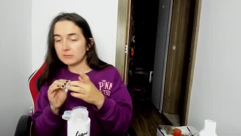 sweet__suck69bitch online show from February 2, 11:32 pm