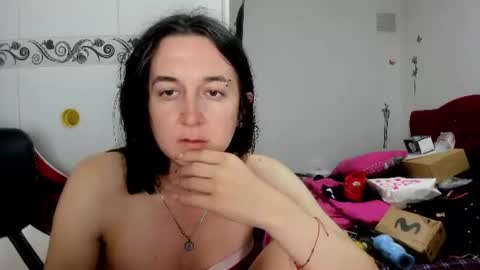 sweet__suck69bitch online show from July 2, 9:37 am