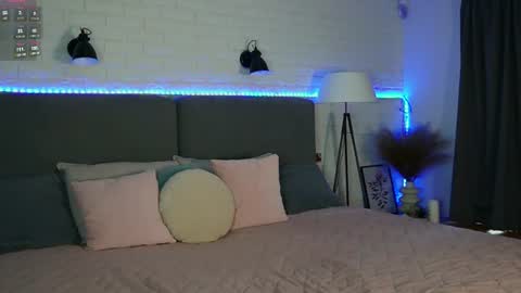 sweet__vikki online show from June 15, 5:53 am