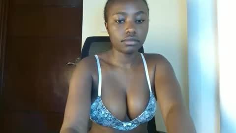 Snapshot of sweet_alexas80 chatting on March 26, 10:32 am sweet alexas80 online show from March 26, 10:32 am