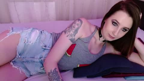 Snapshot of sweet_alica15 chatting on February 4, 7:00 pm Alice online show from February 4, 7:00 pm