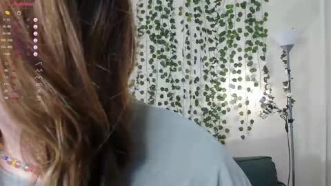 Snapshot of sweet_and_flirt chatting on November 1, 7:10 am Alice online show from November 1, 7:10 am