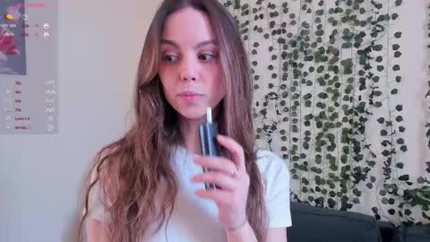 Snapshot of sweet_and_flirt chatting on November 16, 6:41 am Alice online show from November 16, 6:41 am