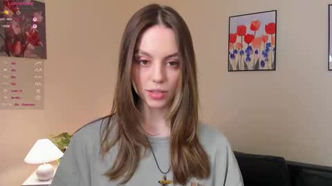 Snapshot of sweet_and_flirt chatting on December 3, 7:05 am Alice online show from December 3, 7:05 am