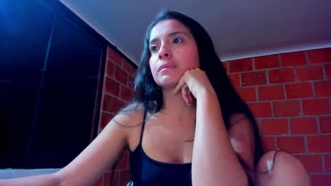 sweet and hot alaia online show from November 11, 5:18 am