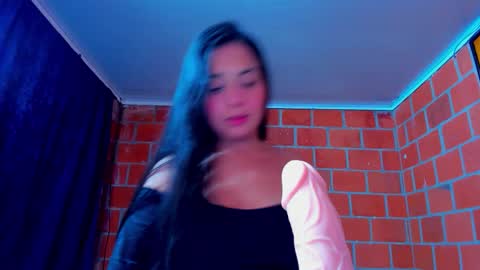 sweet and hot alaia online show from November 25, 4:45 am