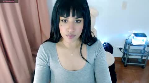 Snapshot of sweet_angel2001 chatting on November 8, 11:25 pm Stephanie online show from November 8, 11:25 pm