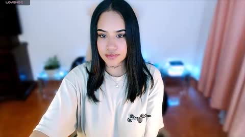 Snapshot of sweet_angel2001 chatting on November 14, 10:07 pm Stephanie online show from November 14, 10:07 pm