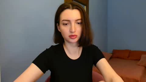 Snapshot of sweet_baby_miranda_ chatting on December 3, 3:52 am Miranda online show from December 3, 3:52 am