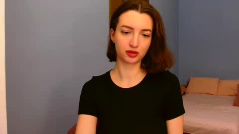 Snapshot of sweet_baby_miranda_ chatting on December 19, 2:01 am Miranda online show from December 19, 2:01 am