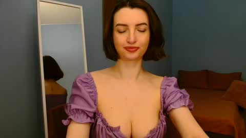Snapshot of sweet_baby_miranda_ chatting on February 9, 1:44 am Miranda online show from February 9, 1:44 am