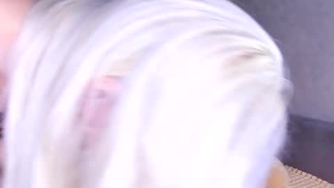 Snapshot of sweet_barbe chatting on May 29, 5:00 pm Alice online show from May 29, 5:00 pm