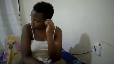 Snapshot of sweet_bella12 chatting on November 16, 8:36 pm sweet_bella12 online show from November 16, 8:36 pm