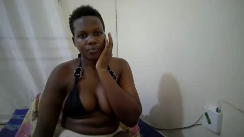 Snapshot of sweet_bella12 chatting on November 17, 9:37 am sweet_bella12 online show from November 17, 9:37 am