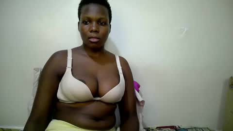 Snapshot of sweet_bella12 chatting on November 24, 7:41 am sweet_bella12 online show from November 24, 7:41 am