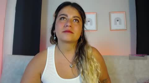 Bella Valery online show from March 29, 10:21 pm