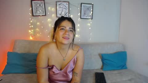 Bella Valery online show from April 12, 8:58 pm