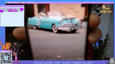 Snapshot of sweet_bluee chatting on October 27, 2:10 pm Tutti online show from October 27, 2:10 pm