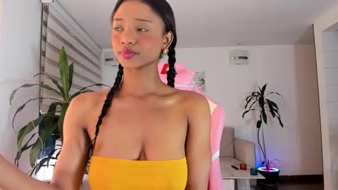 sweet_brunette88 online show from October 16, 8:21 pm