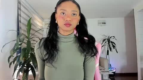 Snapshot of sweet_brunette88 chatting on November 20, 7:13 pm sweet_brunette88 online show from November 20, 7:13 pm