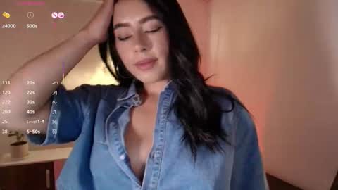 Camila online show from June 18, 11:31 pm