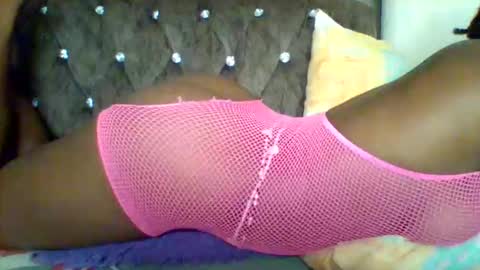 Snapshot of sweet_cherry007 chatting on October 12, 5:01 pm sweet_cherry007 online show from October 12, 5:01 pm