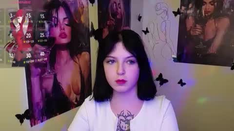 Snapshot of sweet_cherryg chatting on March 6, 5:00 pm Ivy online show from March 6, 5:00 pm