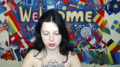 Snapshot of sweet_cherryg chatting on October 1, 12:22 pm Ivy online show from October 1, 12:22 pm