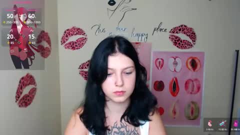 Snapshot of sweet_cherryg chatting on October 10, 12:26 pm Ivy online show from October 10, 12:26 pm