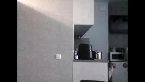 Snapshot of sweet_cute98 chatting on December 14, 10:20 am sweet_cute98 online show from December 14, 10:20 am