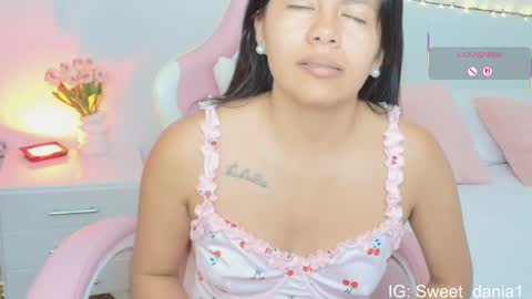 Snapshot of sweet_dania_ chatting on October 2, 8:54 am sweet_dania_ online show from October 2, 8:54 am