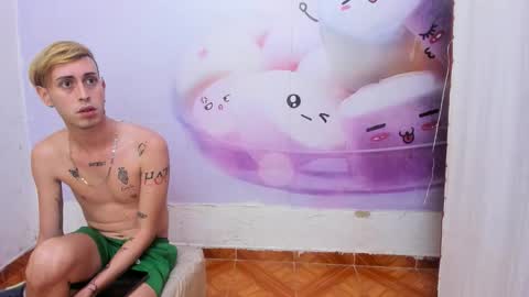 Snapshot of sweet_diamond__ chatting on February 9, 3:21 am sweet_diamond__ online show from February 9, 3:21 am