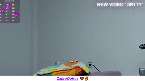 Snapshot of sweet_dty chatting on February 28, 2:53 pm ZAFIRO QUIROZ online show from February 28, 2:53 pm