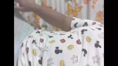 Snapshot of sweet_eddine chatting on October 31, 10:05 am sweet_eddine online show from October 31, 10:05 am