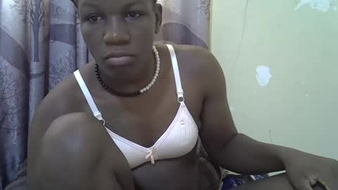 Snapshot of sweet_elisa001 chatting on April 23, 10:47 am Edah online show from April 23, 10:47 am