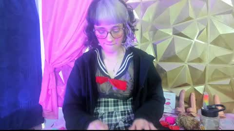Snapshot of sweet_emmili chatting on December 26, 3:20 pm emmili online show from December 26, 3:20 pm