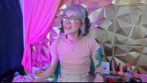 Snapshot of sweet_emmili chatting on December 28, 3:26 pm emmili online show from December 28, 3:26 pm