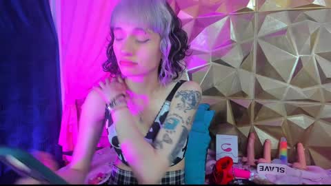 Snapshot of sweet_emmili chatting on January 16, 12:09 pm emmili online show from January 16, 12:09 pm