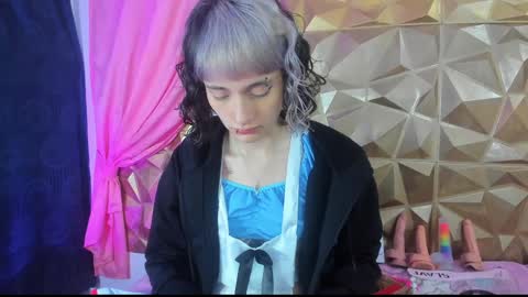 Snapshot of sweet_emmili chatting on January 21, 12:07 pm emmili online show from January 21, 12:07 pm