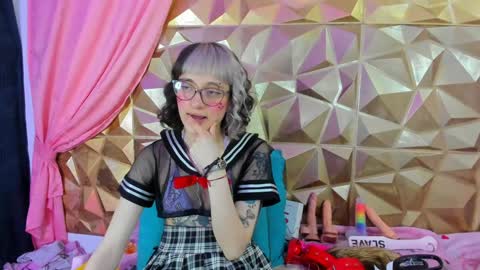 Snapshot of sweet_emmili chatting on February 8, 6:12 pm emmili online show from February 8, 6:12 pm