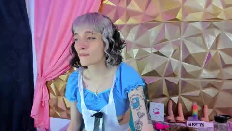 Snapshot of sweet_emmili chatting on February 9, 12:08 pm emmili online show from February 9, 12:08 pm