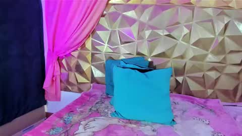 Snapshot of sweet_emmili chatting on February 13, 6:16 pm emmili online show from February 13, 6:16 pm