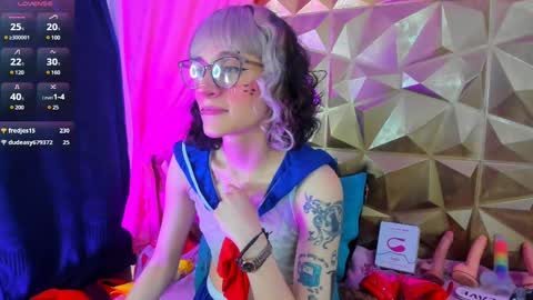 Snapshot of sweet_emmili chatting on February 23, 3:18 pm emmili online show from February 23, 3:18 pm