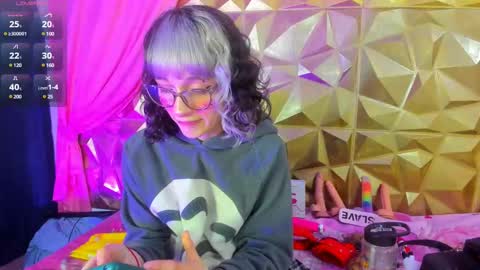 Snapshot of sweet_emmili chatting on March 7, 3:39 pm emmili online show from March 7, 3:39 pm