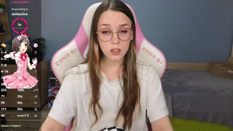 Snapshot of sweet_frosty chatting on December 14, 4:56 am Alice online show from December 14, 4:56 am