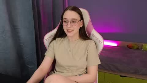 Snapshot of sweet_frosty chatting on June 20, 3:42 am Alice online show from June 20, 3:42 am