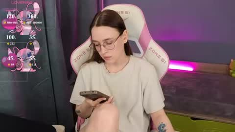Snapshot of sweet_frosty chatting on June 29, 3:35 am Alice online show from June 29, 3:35 am