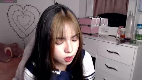 Hannah online show from April 29, 2:37 am